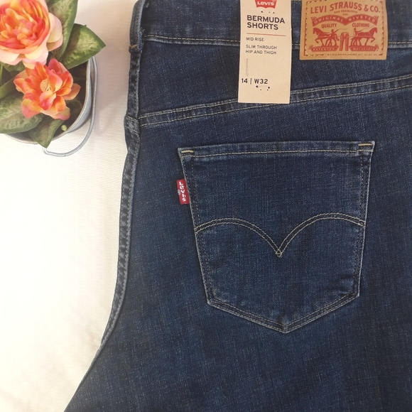 Levi's | Dark wash blue Bermuda jeans shorts - Picture 4 of 15